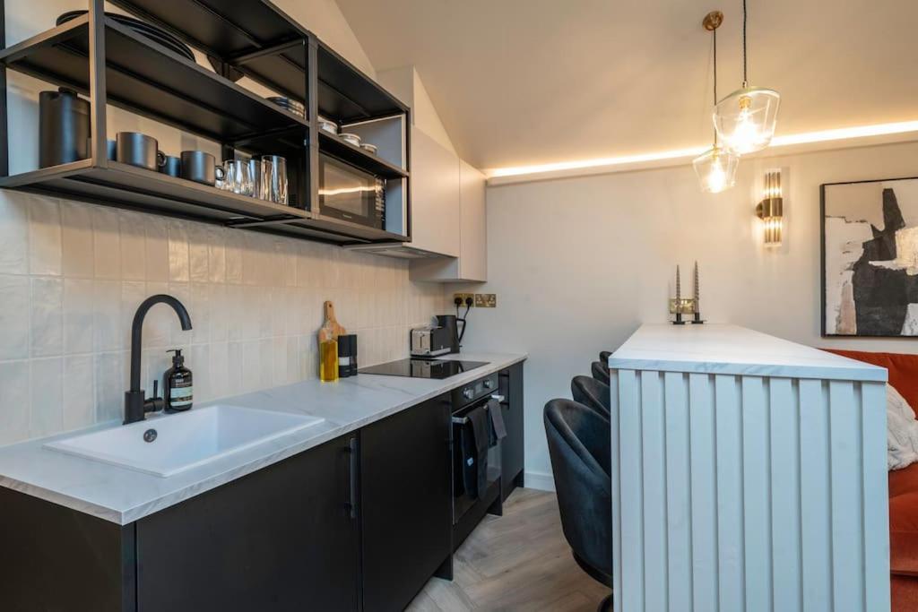 Chic Cotswold Tiny Home - Oddity House Blockley Extérieur photo